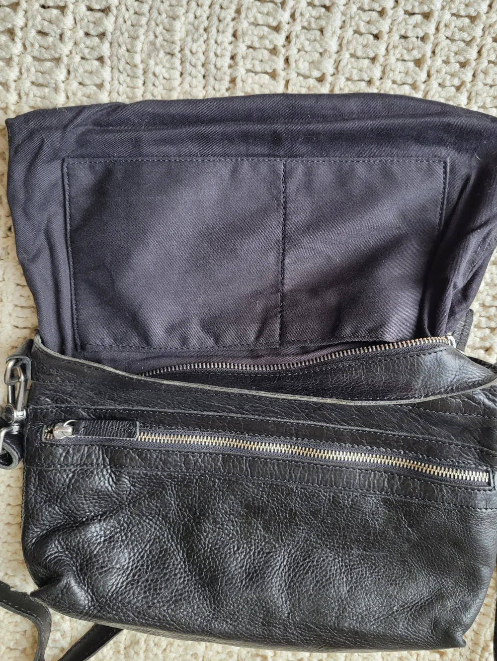 COWBOYSBAG LEATHER CROSSBODY BAG PURSE ADJUSTABLE ZIPPER BLACK SILVER - Picture 10 of 16